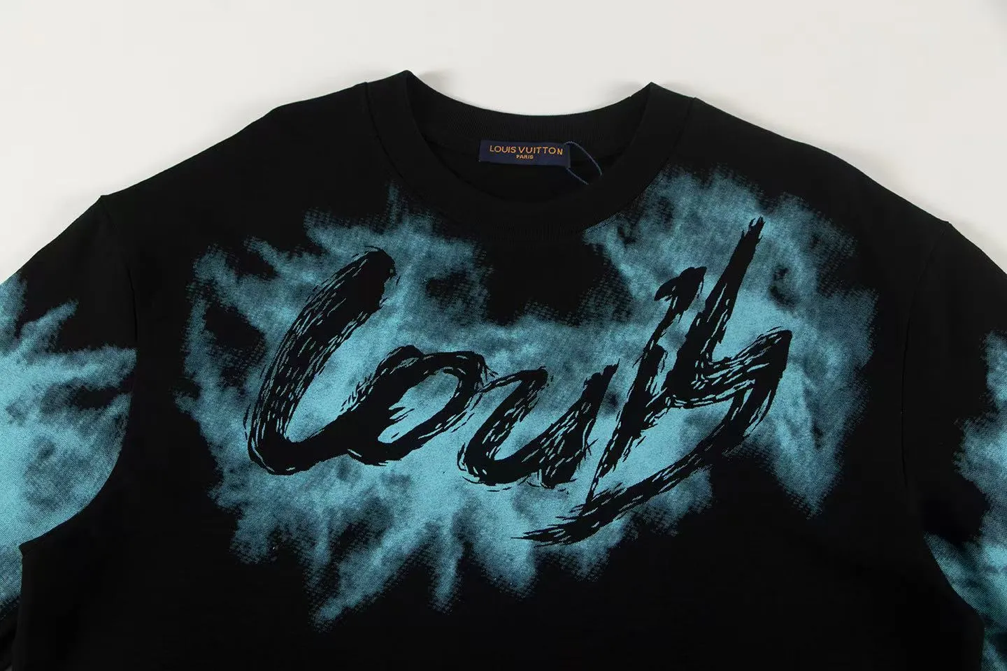 🅿️150 Style: 2026 new Louis Vuitton short-sleeved T-shirt Material: High version 300g double yarn combed cotton Size: S～XL Color: Black Style number: Z034